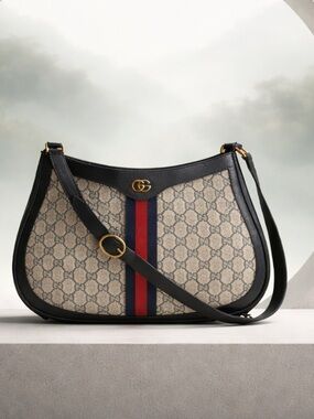 Authentic Gucci Sherry Line GG Canvas navy/red Shoulder Bag.